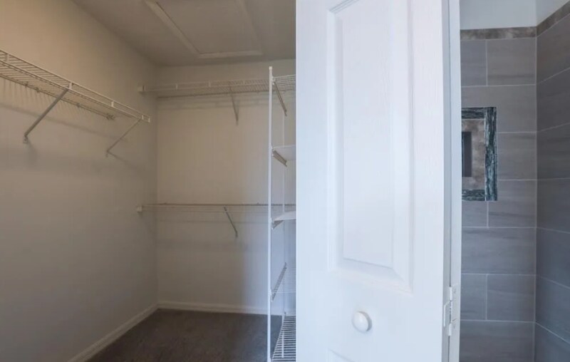 Building Photo - 200 Tree Branch Ln