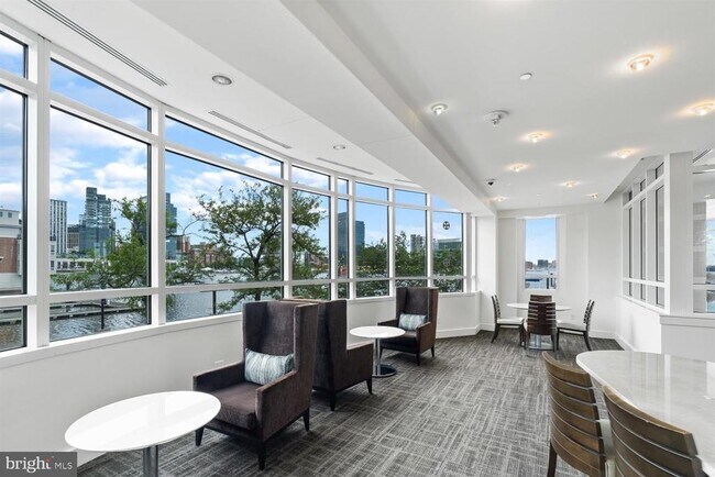 Building Photo - 100 Harborview Dr