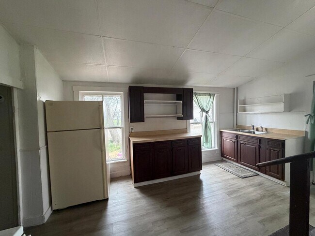 Building Photo - 405 New St