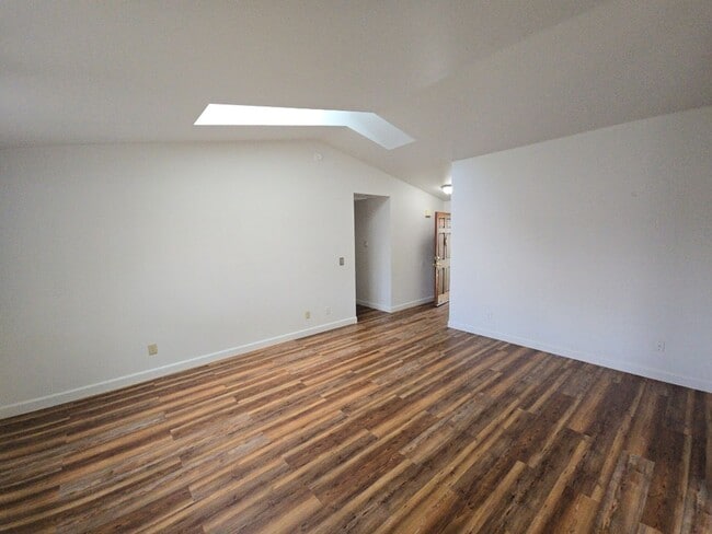 Building Photo - 3BD/2BA McKinleyville home features ample ...