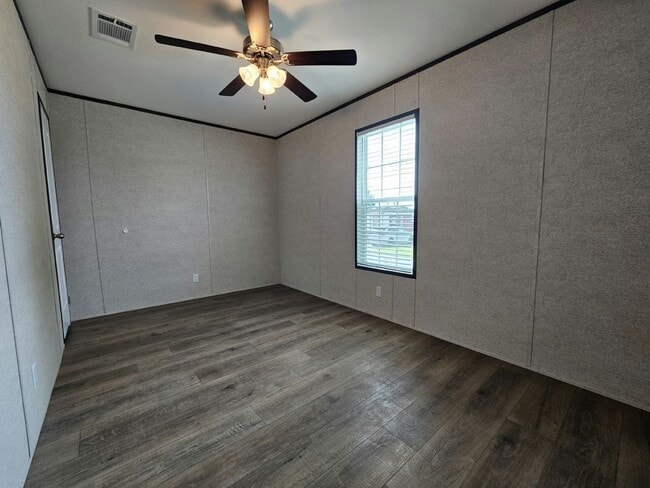 Building Photo - 1018 Myakka Dr