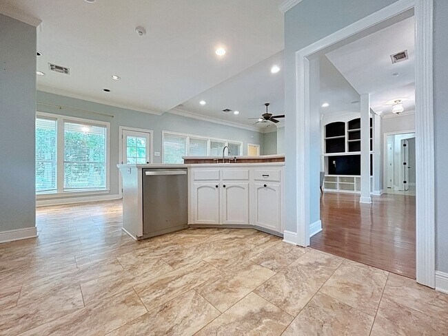 Building Photo - 3919 Meadow Ridge Dr
