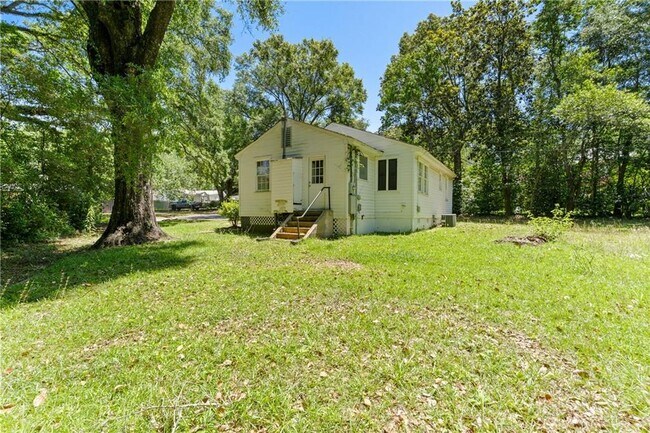 Building Photo - 5263 Border Dr S