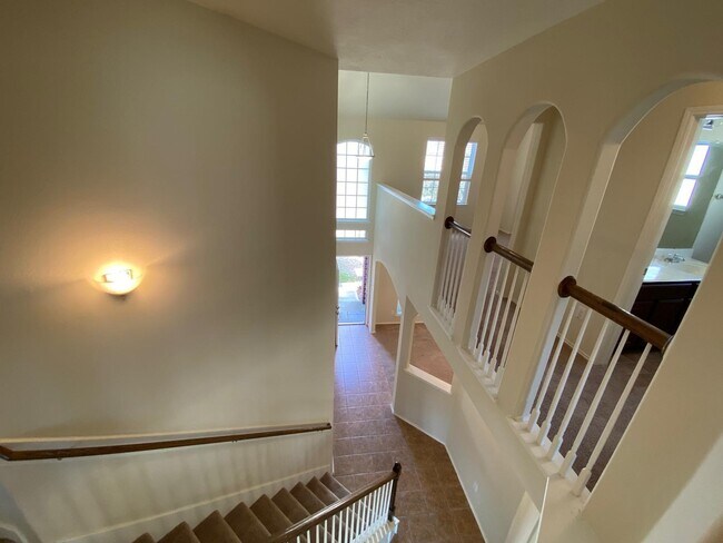 Building Photo - 1515 Daffodil Rd