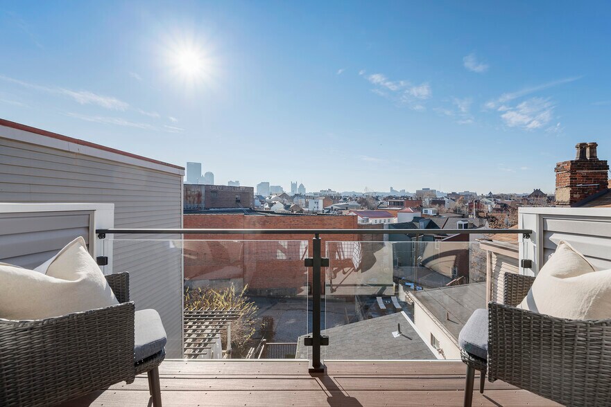 Building Photo - 1027 Vinial St