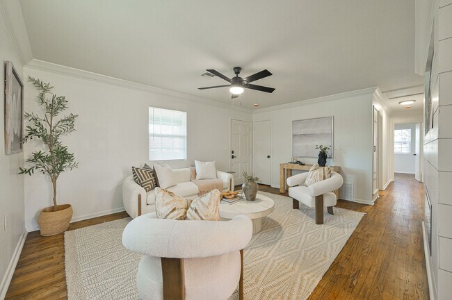 Building Photo - 416 Betty Ln