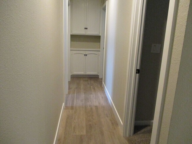 Building Photo - Desirable Santee 4 Bedroom Home!