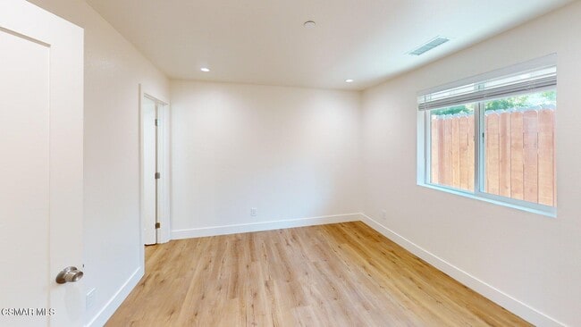 Building Photo - 936 Calle Pensamiento