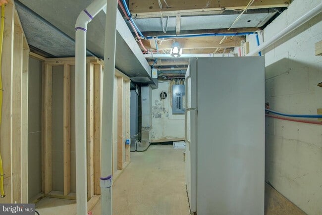 Building Photo - 106 North St NE