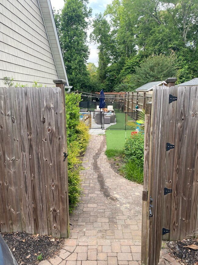 Building Photo - 209 Cannon Rd