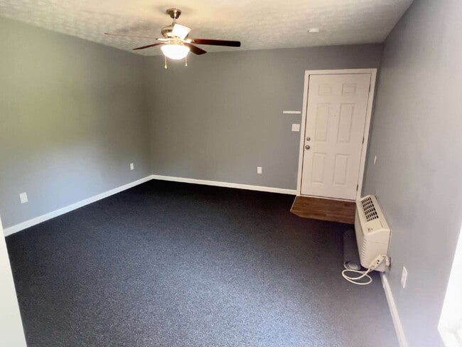 Building Photo - 2 Bed 1 Bath Apartment in Fair Play