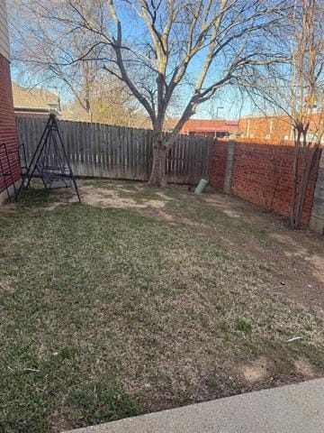 Building Photo - 2004 Golden Oak Dr