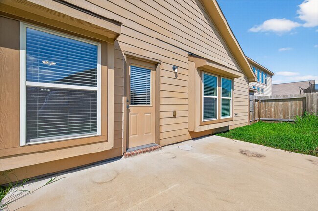 Building Photo - 5530 Casa Calvet Dr