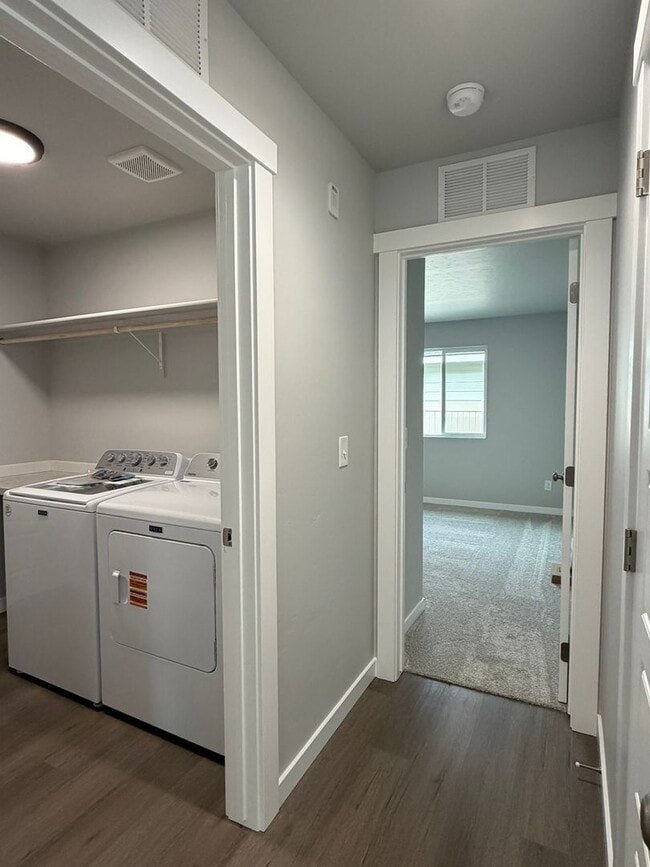 Building Photo - Move-In Special! Brand new 3 bed 2 bath ho...