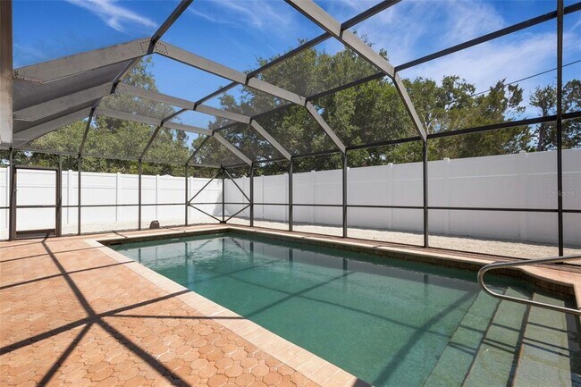 Building Photo - 4645 Hunter Ridge Dr