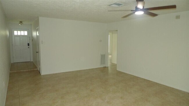 Building Photo - 11311 Verlaine Dr