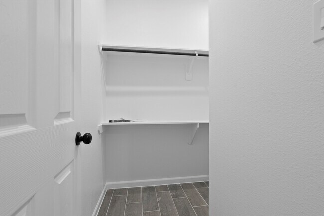 Building Photo - 11763 White Cedar St