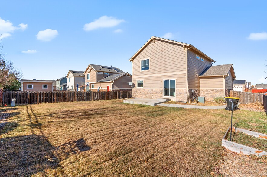 Building Photo - 25830 E Byers Pl