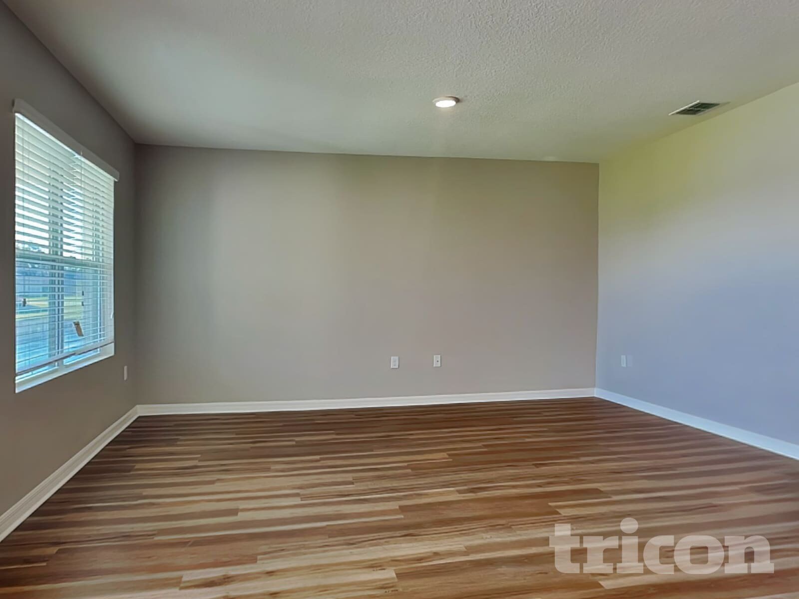 Building Photo - 991 Summer Glen Dr