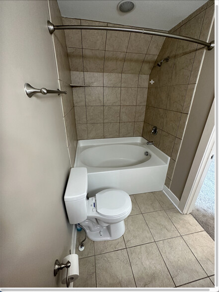 Master Bath - 2304 Zermatt Ave