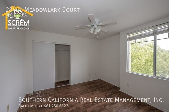 Building Photo - Three Bedroom Mayfair Home in Valencia