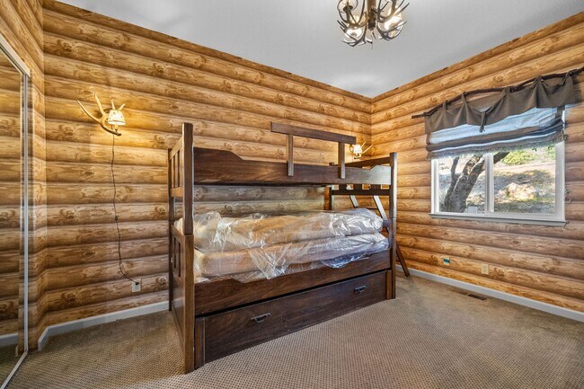 Building Photo - Amazing Apple Valley Home