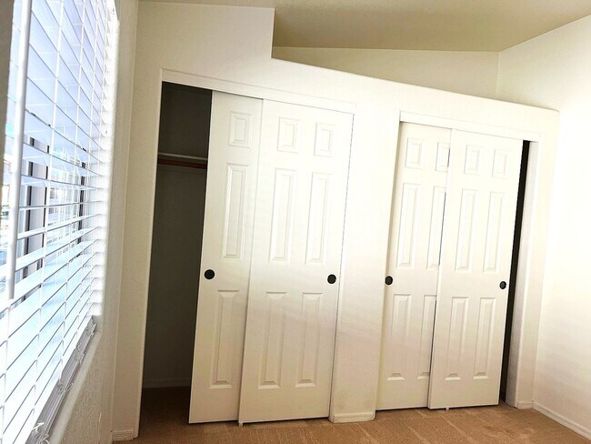 Building Photo - 4539 Redwood St