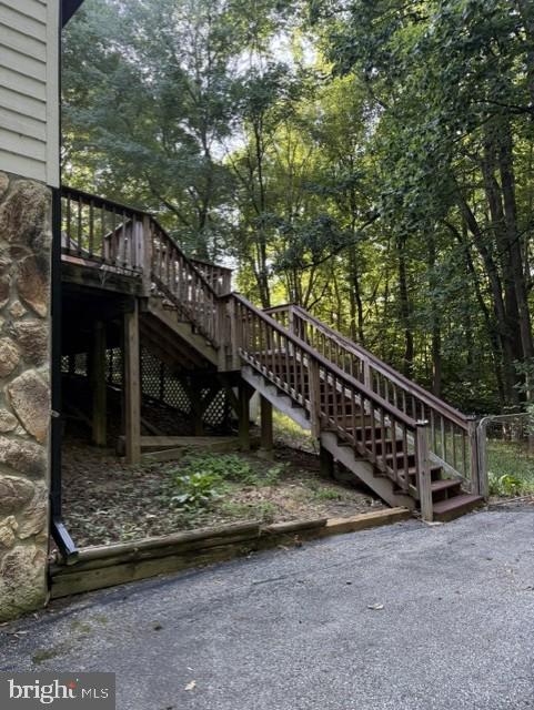Building Photo - 814 Rustic Ln