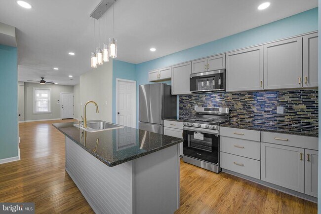 Building Photo - 2321 Tatnall St