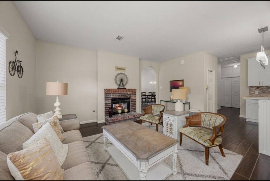 Building Photo - 13622 Neston Dr