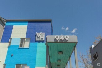 Building Photo - View House