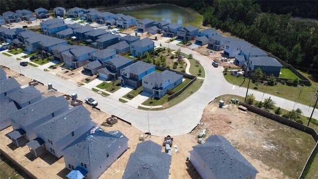 Building Photo - 7851 Bergamot Cir
