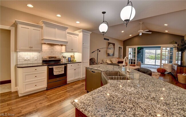 Building Photo - 2779 Cove