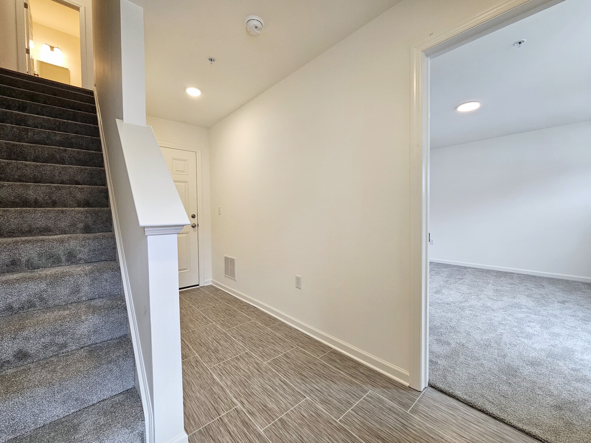 Building Photo - 2457 Spring Water Cir