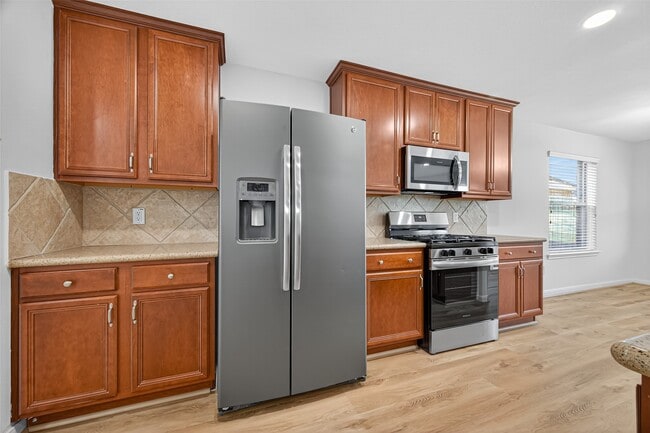 Building Photo - 17422 Bending Post Dr