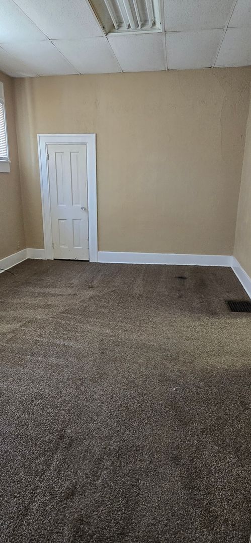 Building Photo - 1 Bedroom - All utilities included!