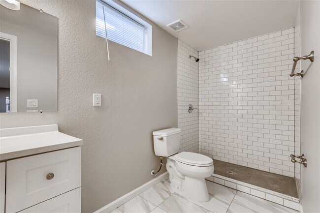 Building Photo - 1732 Florence St