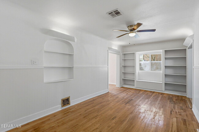 Building Photo - 3249 Lebanon Ave