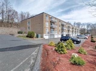 Building Photo - 18 Wrentham Rd