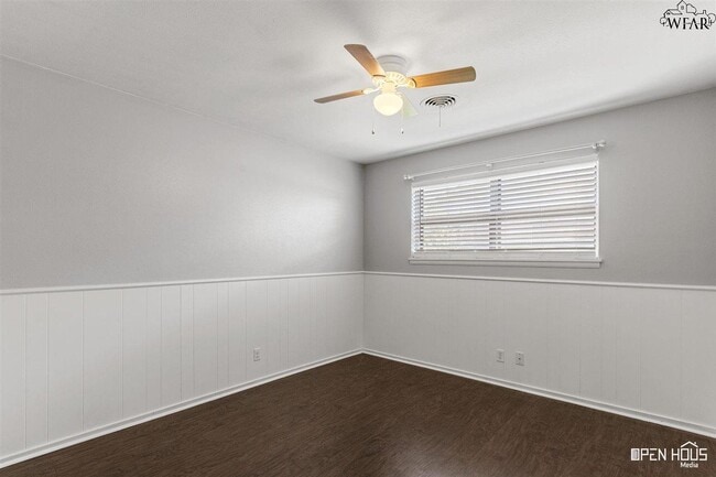 Building Photo - 4805 Big Bend Dr