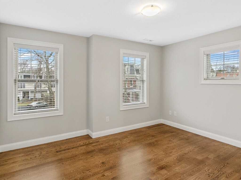Building Photo - 38 Millmont St