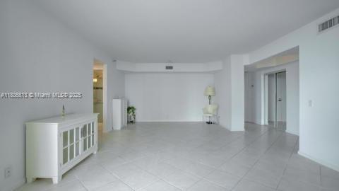 Building Photo - 3610 Yacht Club Dr