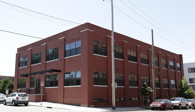 Building Photo - Loose Leaf Lofts