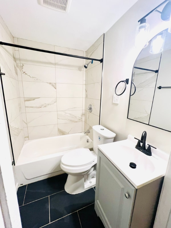 Building Photo - 4932 Roanoke St