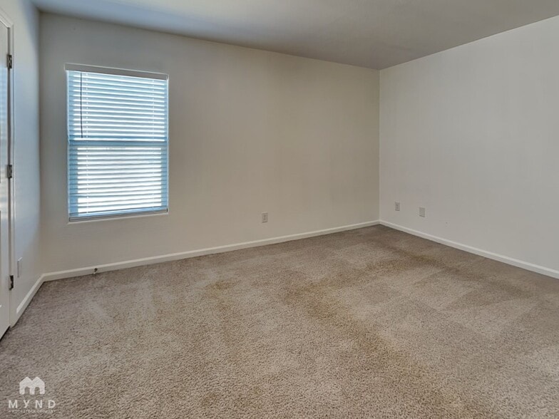 Building Photo - 9346 W Raven Dr