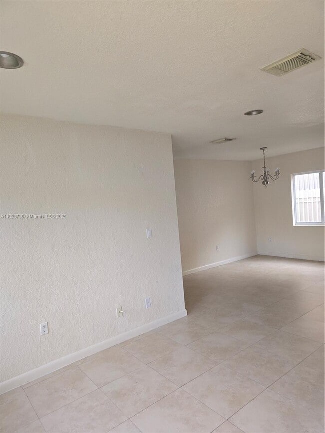 Building Photo - 97 NE 59th Terrace