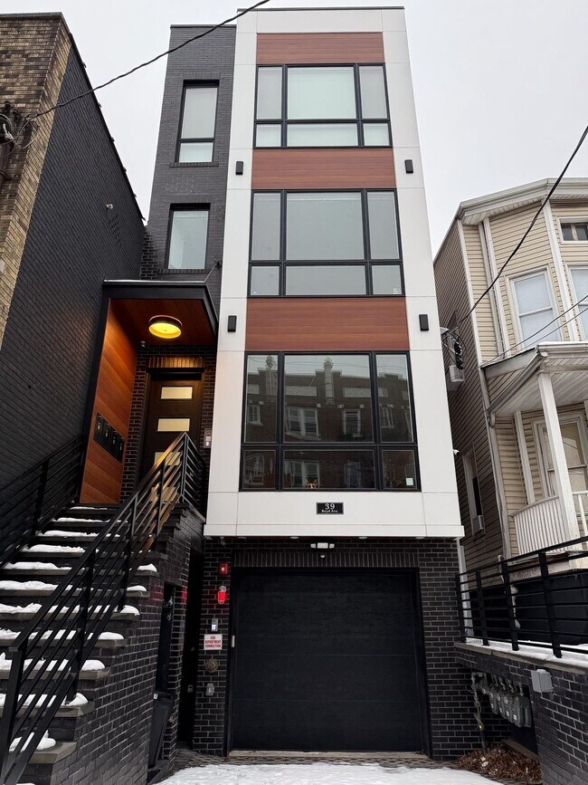 Building Photo - 39 Boyd Ave