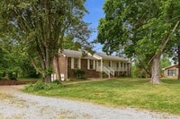 Building Photo - 308 Brookview Ct