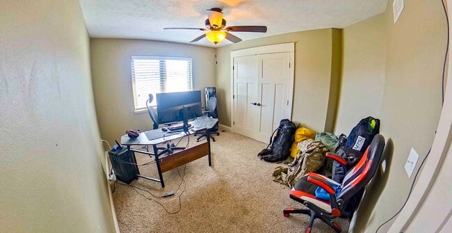 Building Photo - Cute West Side Home W/ Two Car Garage + Fenced In Yard + Rooftop Balcony! Available June 4th!