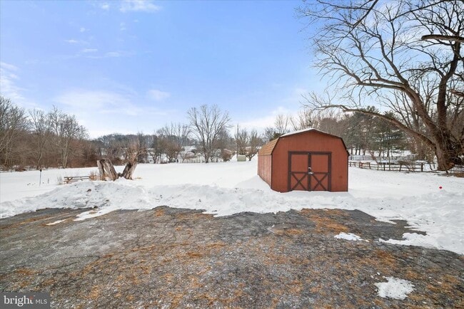 Building Photo - 1639 The Strand